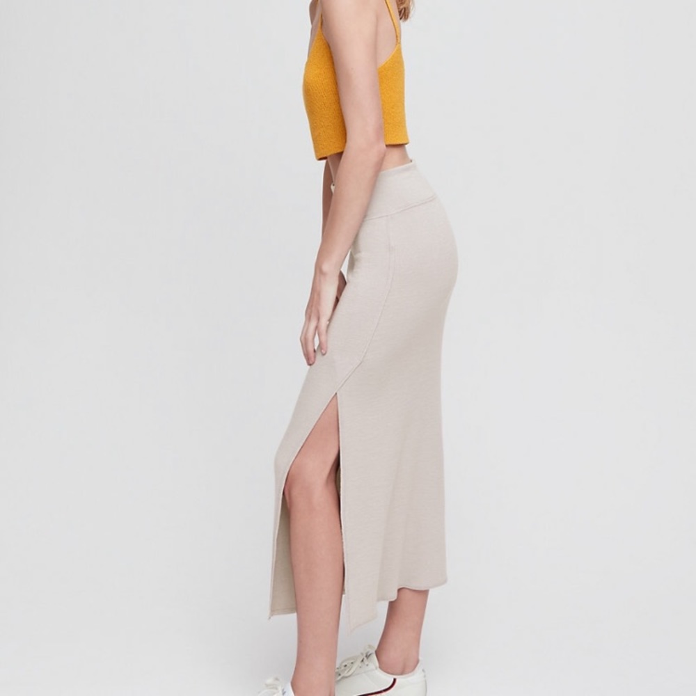Aritzia Wilfred Free Midi Skirt in dark grey - Picture 2 of 7